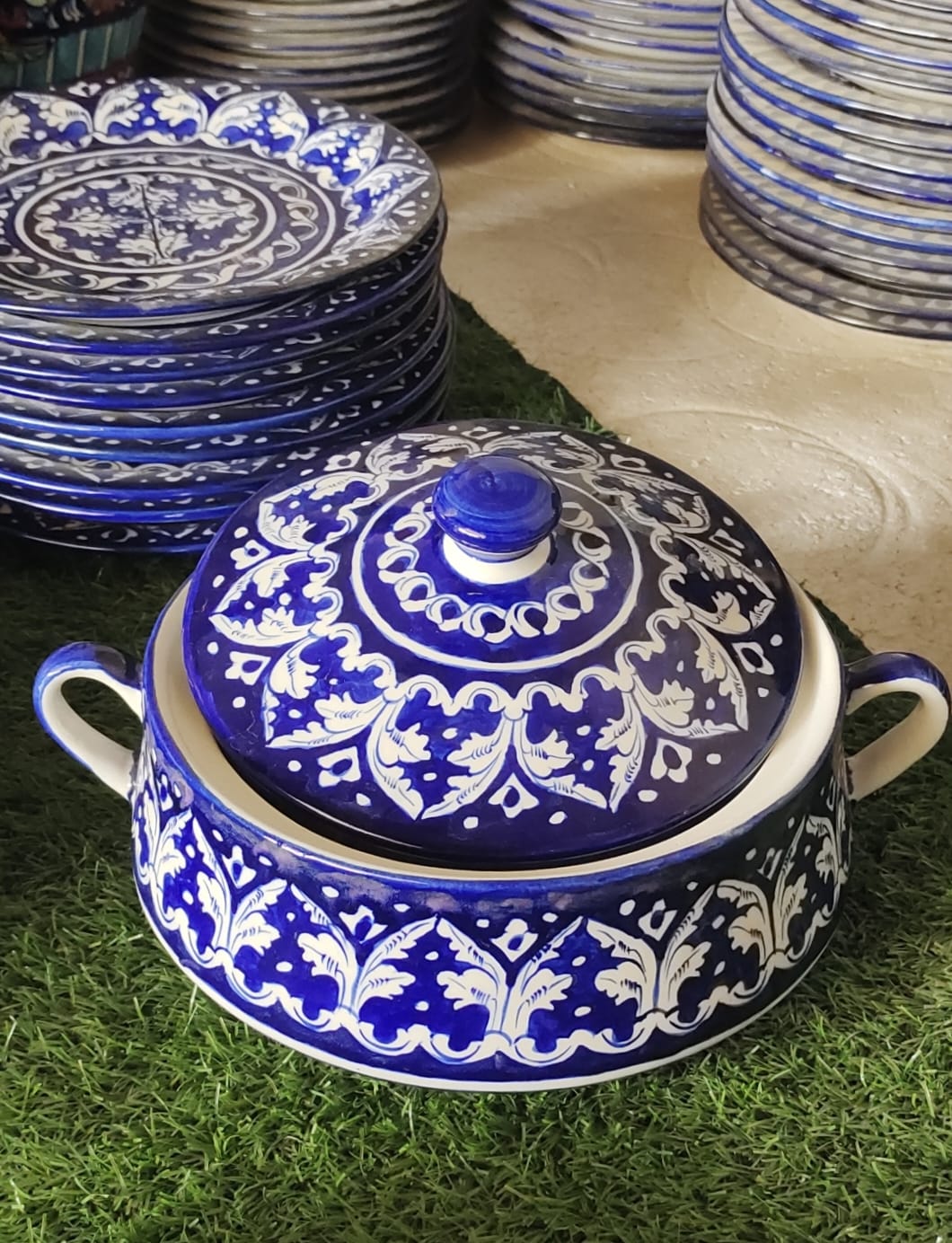 Customized Ceramic Handmade Salan Donga with Cover Lid and Handle | Size Large
