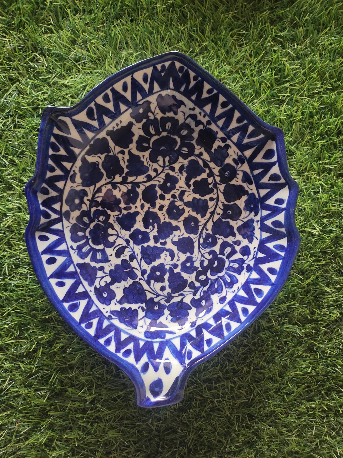 Ceramic Handmade Leaf Dish Platter | Size 11 inch
