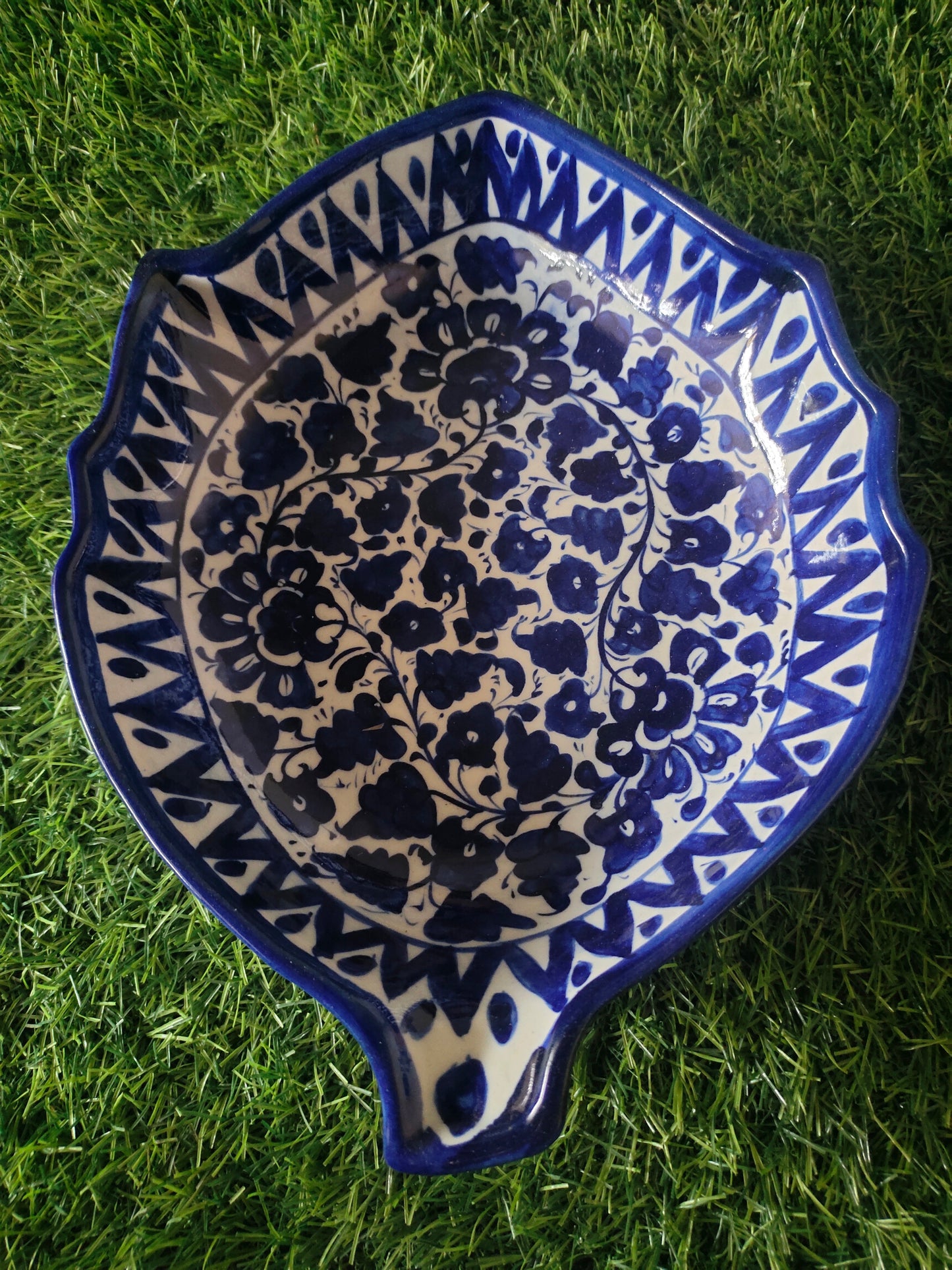 Ceramic Handmade Leaf Dish Platter | Size 11 inch
