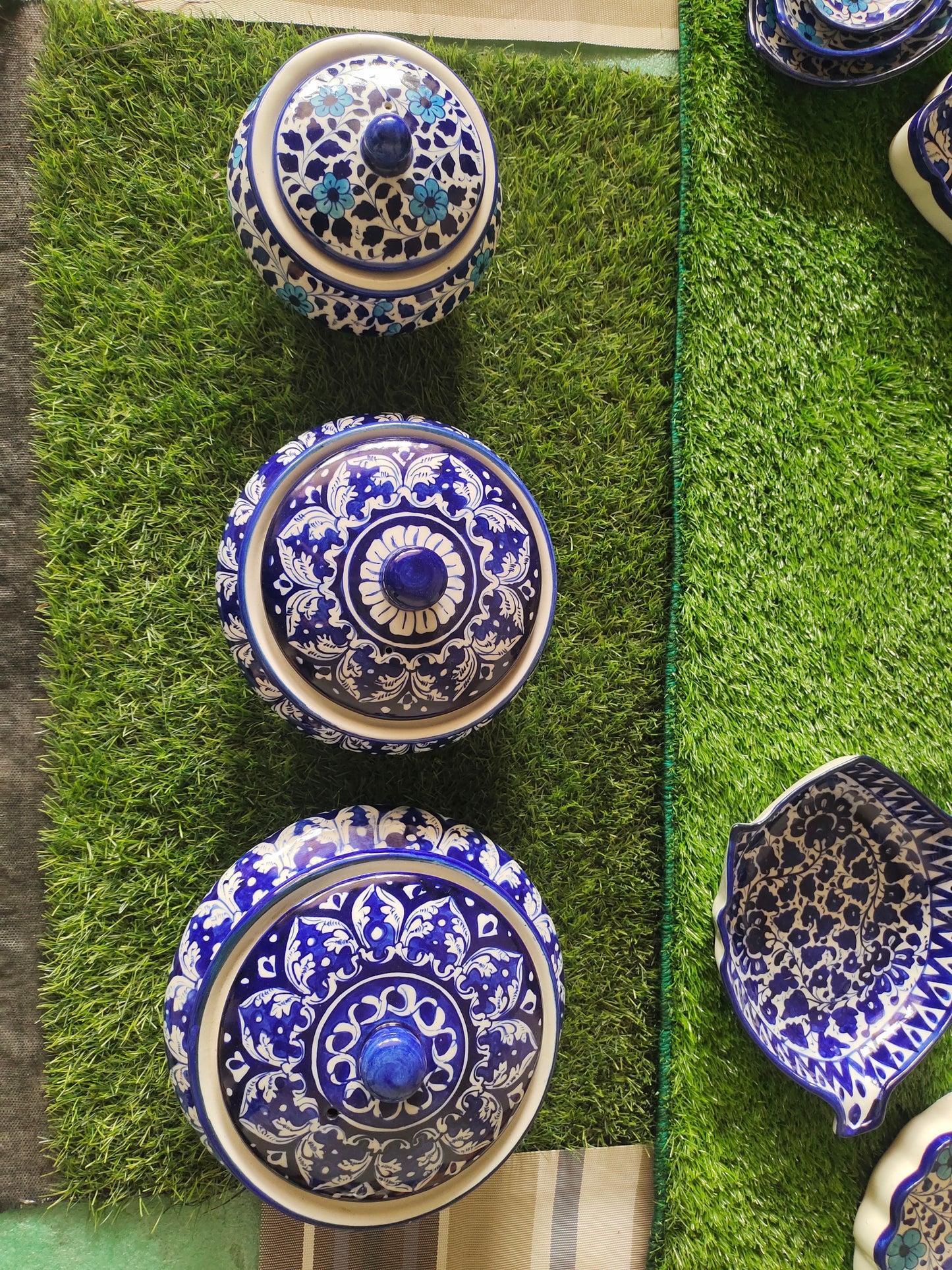 Ceramic Handmade Handies & Pots with Cover | Medium Size 7 inch