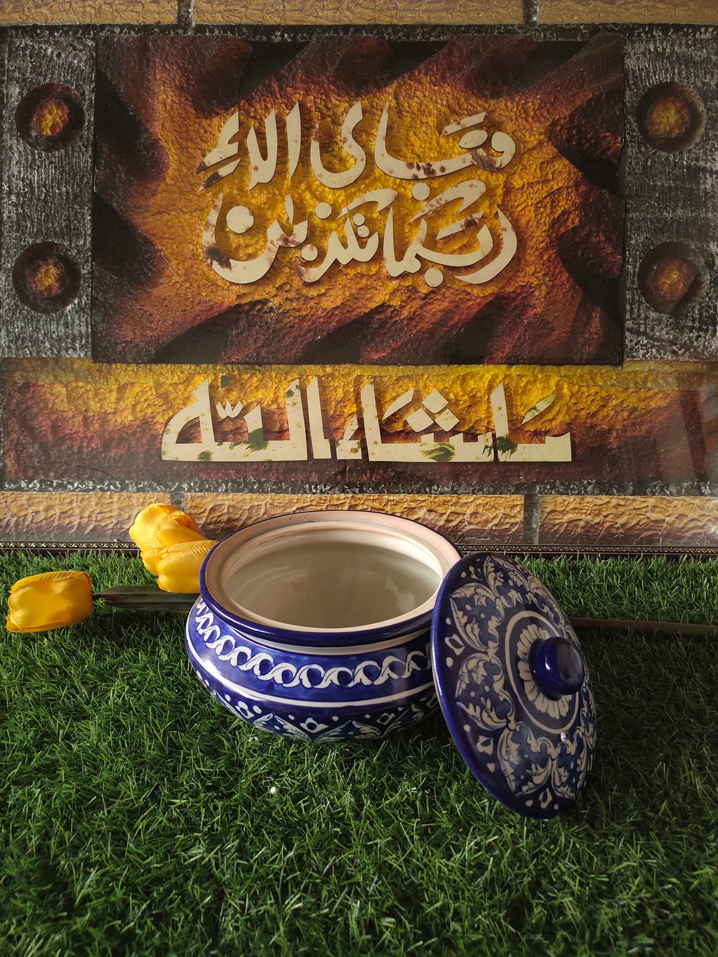 Ceramic Handmade Handies & Pots with Cover | Medium Size 7 inch